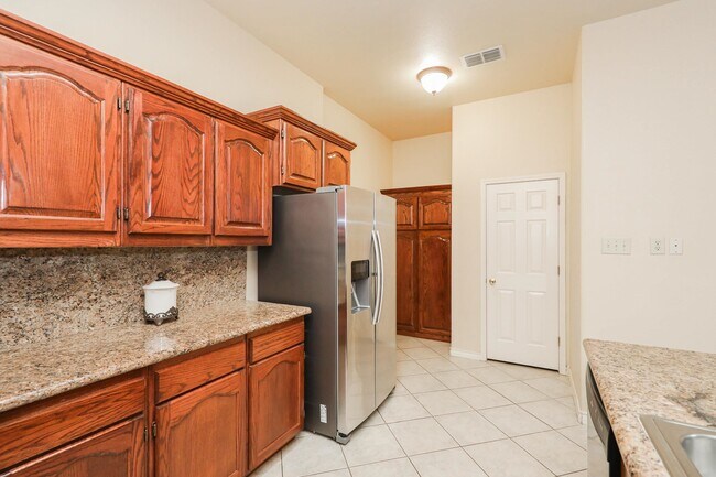 Building Photo - 1237 Whisper Hill Dr