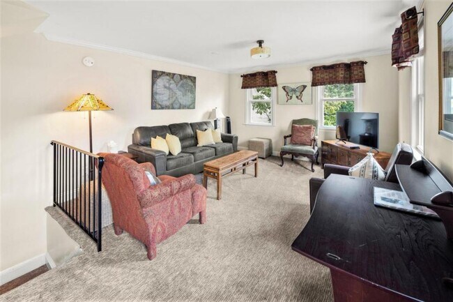 Building Photo - 311 A St NE