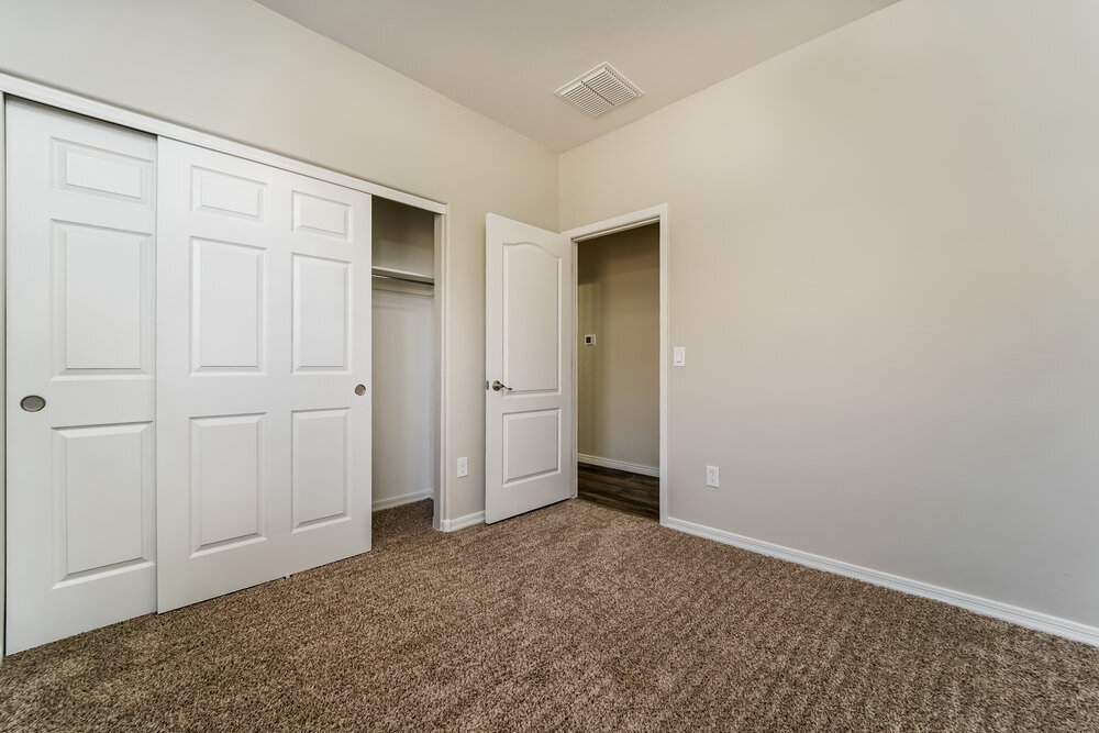 Building Photo - 8225 W Kittiwake Ln