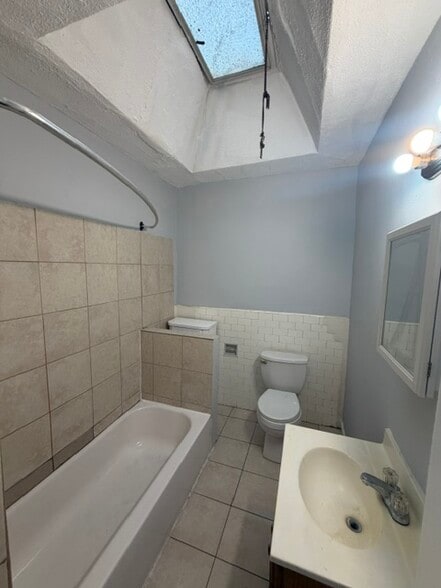 Building Photo - 6604 N Uber St