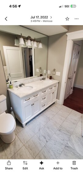 Building Photo - 183 Main St