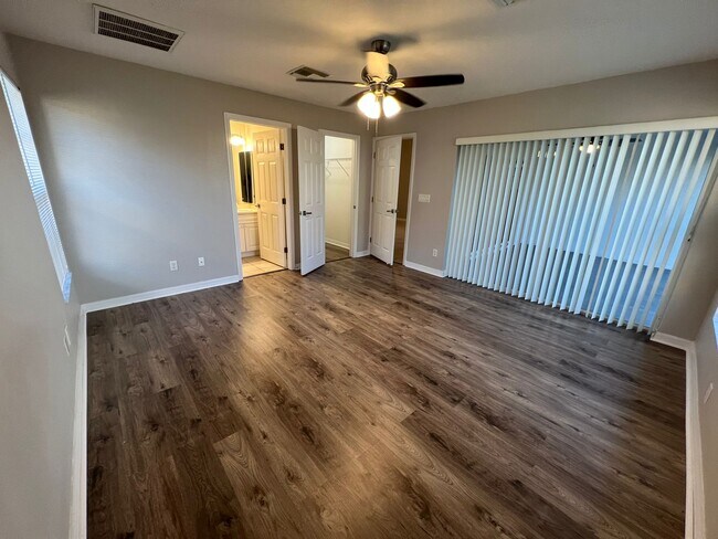 Building Photo - 419 SW 4th St