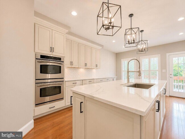 Building Photo - 1824 Potomac Greens Dr