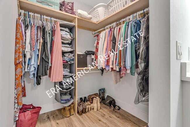 Building Photo - 2037 Lewis Turner Blvd