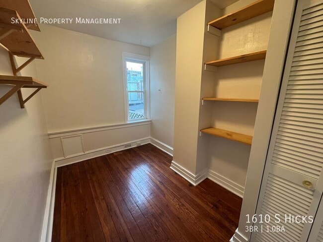 Building Photo - 1610 S Hicks-