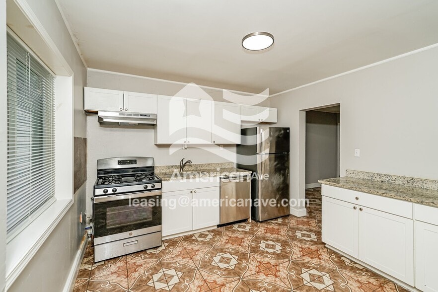 Building Photo - 1531 N Indianapolis Ave