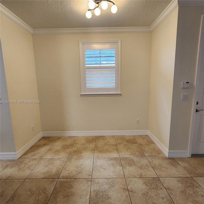 Building Photo - 843 S Ocean Blvd