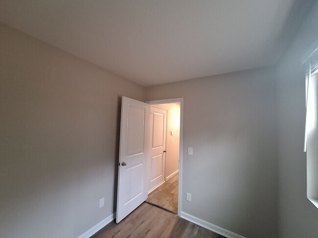 Building Photo - Wonderful Two Story Four Bedroom Home in Northeast Columbia!