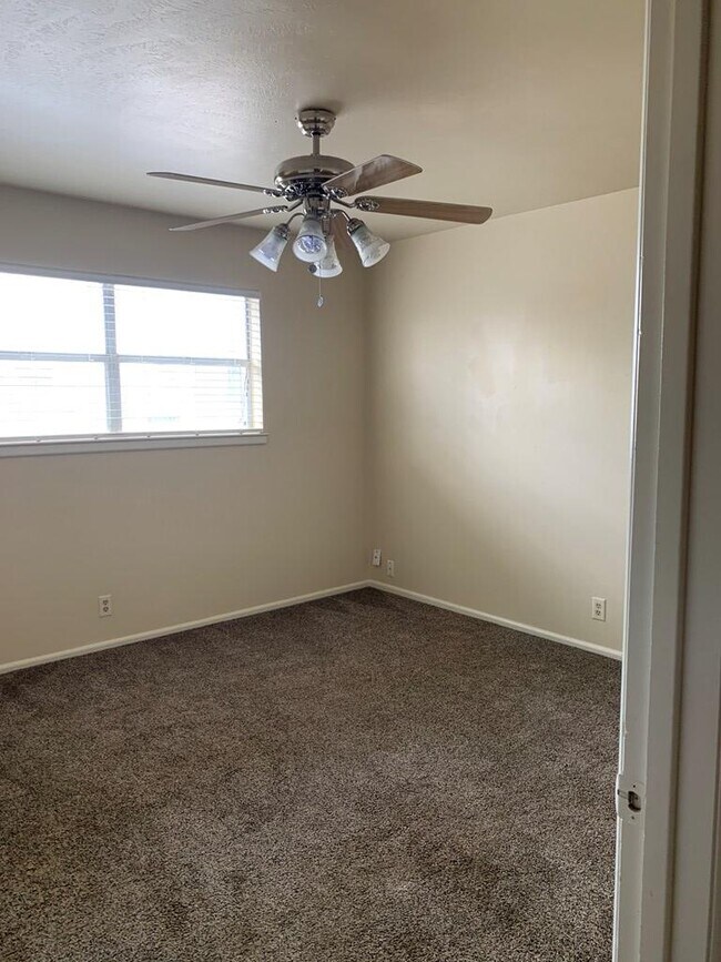 Building Photo - 3312 Tanglewood Ln