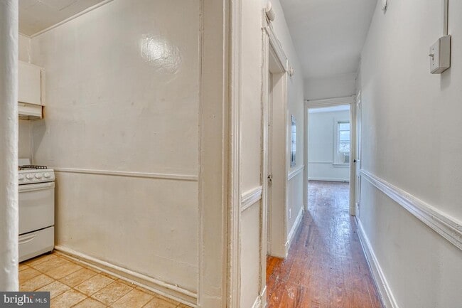 Building Photo - 210 Laurens St