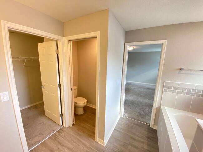 Building Photo - 188 Foxtail Loop