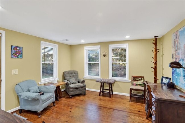 Building Photo - 3671 Bishop Dr