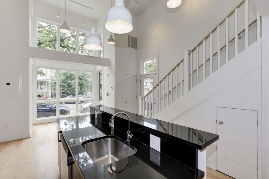 Building Photo - 215 Upshur St NW