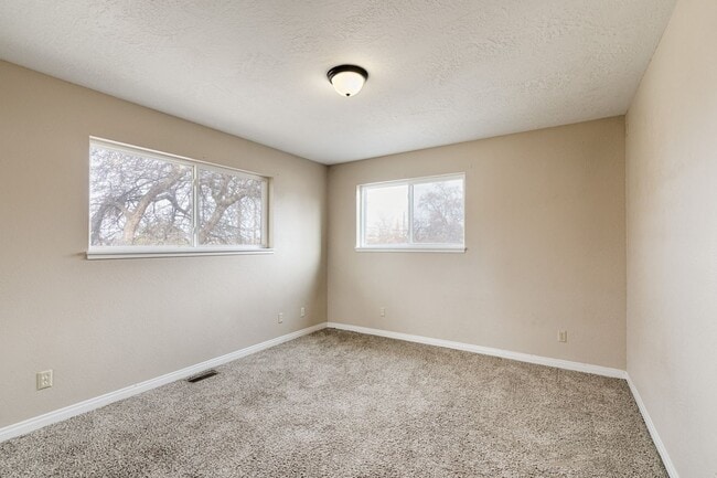 Building Photo - Large home with shop on over 1/2 acre.