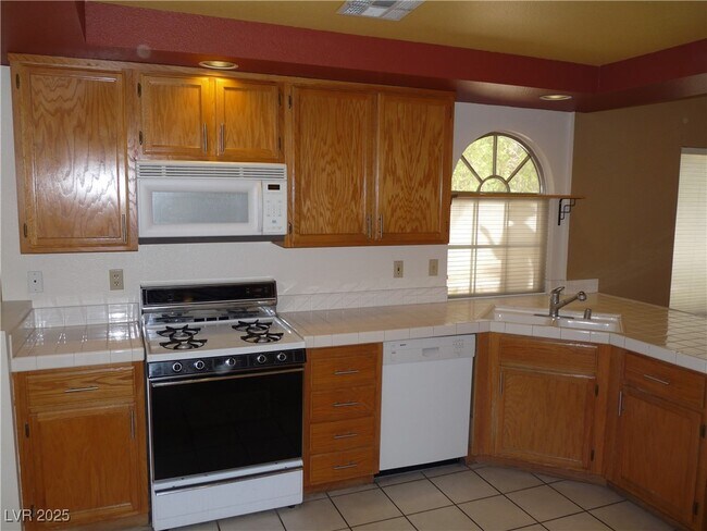 Building Photo - 912 Crowfoot