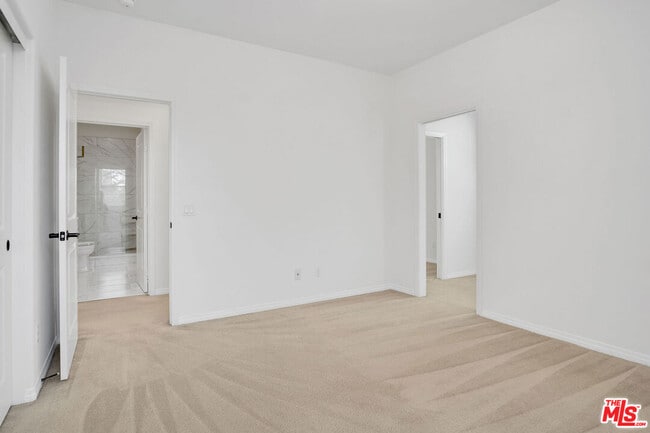 Building Photo - 3971 Somerston Way