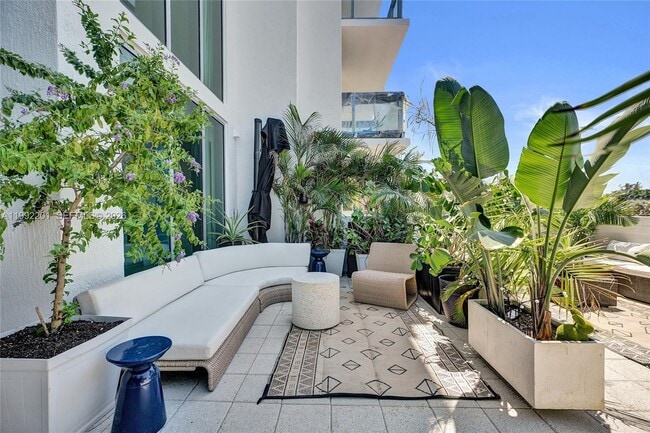 Building Photo - 7928 East Dr