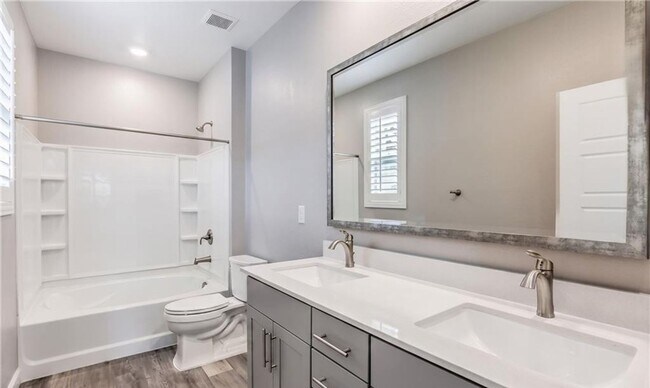 Building Photo - Beautiful Single-Story Home with Pool & Private Backyard Oasis