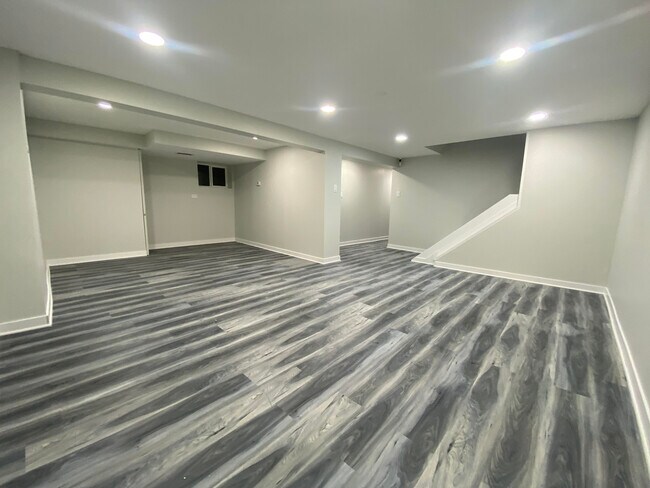 Building Photo - 5505 N Major Ave