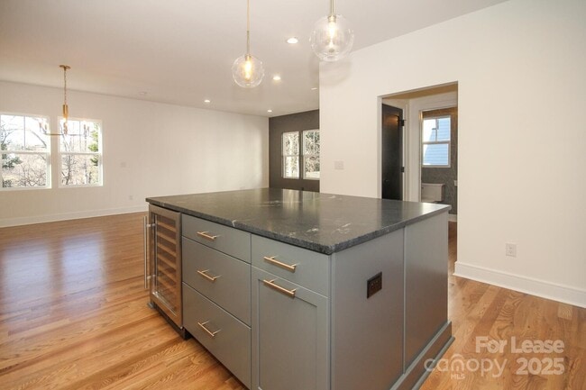 Building Photo - 1110 Greenleaf Ave