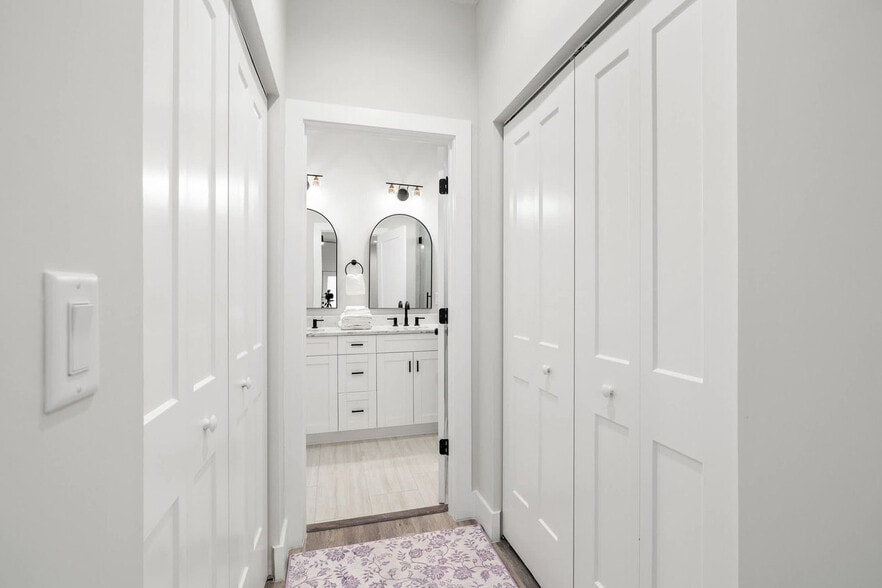 Building Photo - 1906 W Cherry St