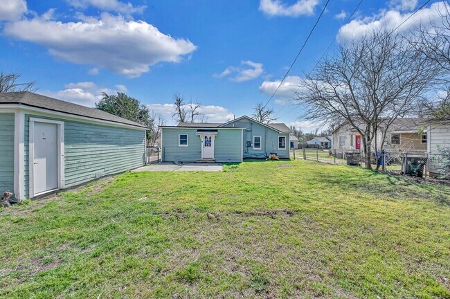 Building Photo - Newly remodeled 3BD 2BA Home in Waco - Near Baylor University