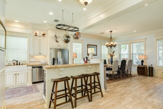 Building Photo - 6 Criolla Ct