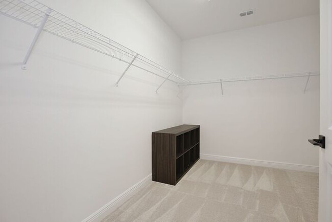 Building Photo - Stunning 2/2 Modern Townhome with a Bonus ...