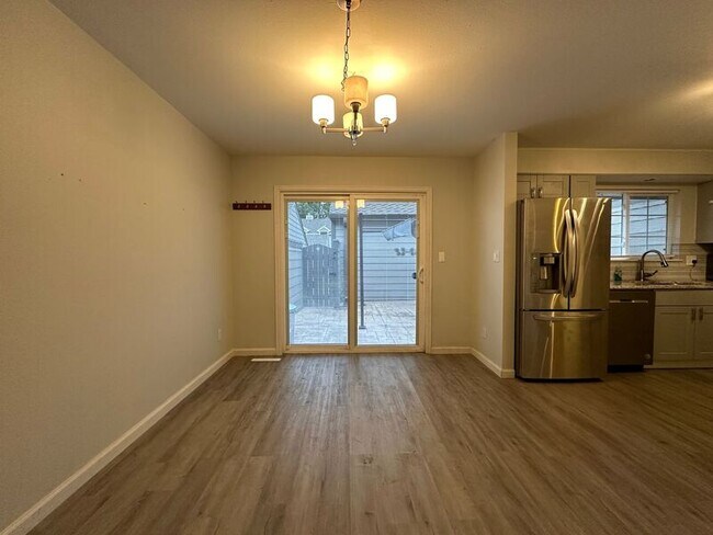 Building Photo - 7105 E Briarwood Dr