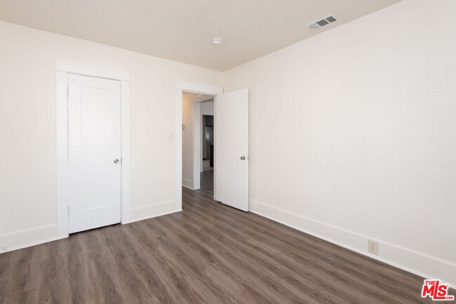 Building Photo - 2132 Cloverdale Ave