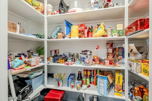 Building Photo - 9935 E Thornbush Ave