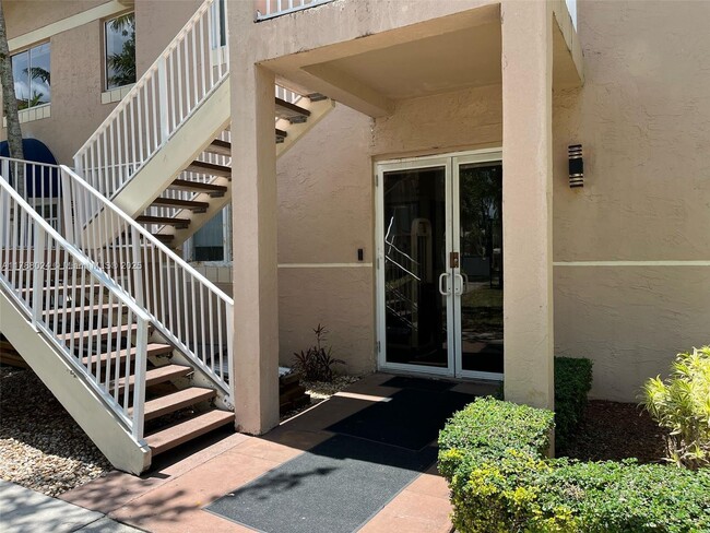 Building Photo - 10521 SW 158th Ct