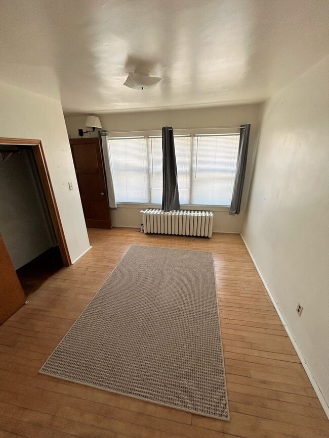 Building Photo - 300 S Maple