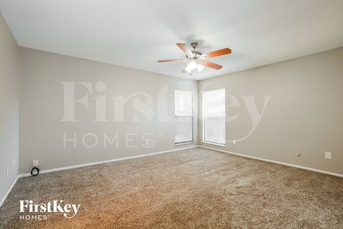 Building Photo - 5642 Westview Dr