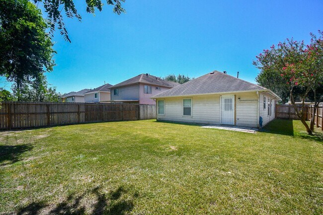 Building Photo - 6306 Spruce Manor Ln