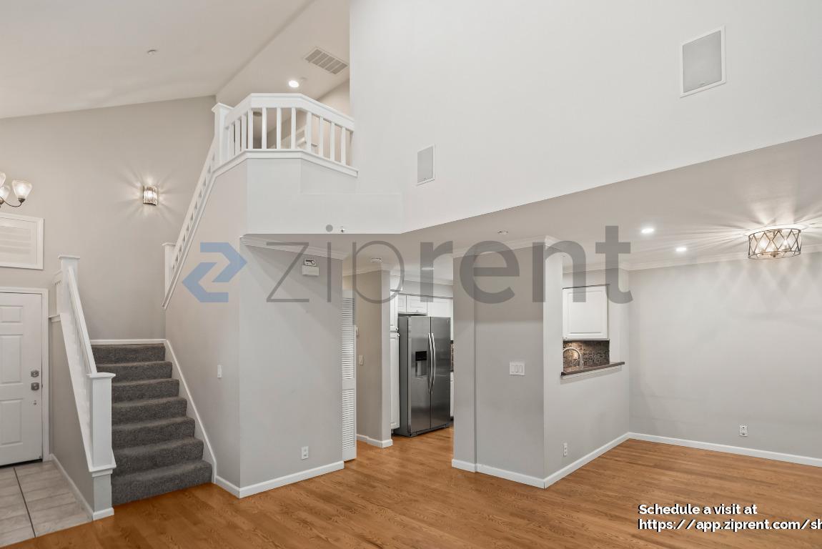 Building Photo - 6344 Holly Gillingham Ln