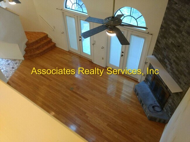 Building Photo - Cute Cottage Home on Cul-de-Sac!!
