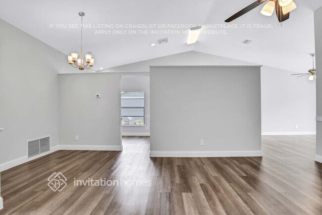 Building Photo - 1042 Covington St