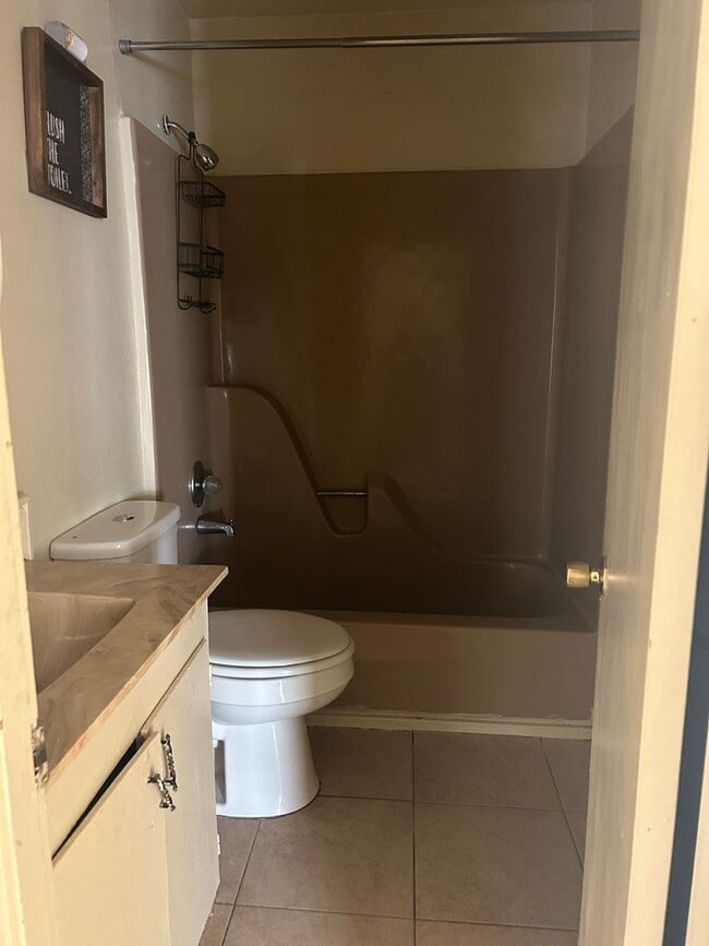 Building Photo - 3359 Suncrest Dr