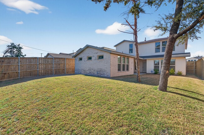 Building Photo - 3768 Wenatche Dr