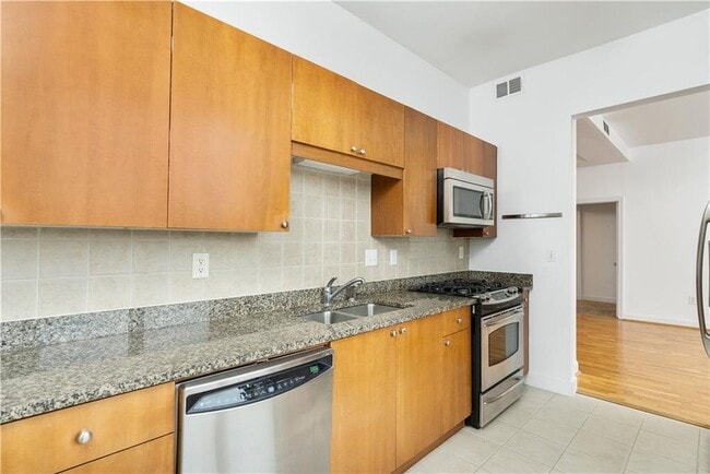 Building Photo - 2626 Peachtree Rd NW