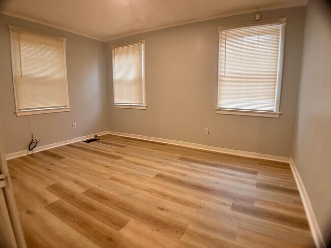 Building Photo - 2218 Palmetto St