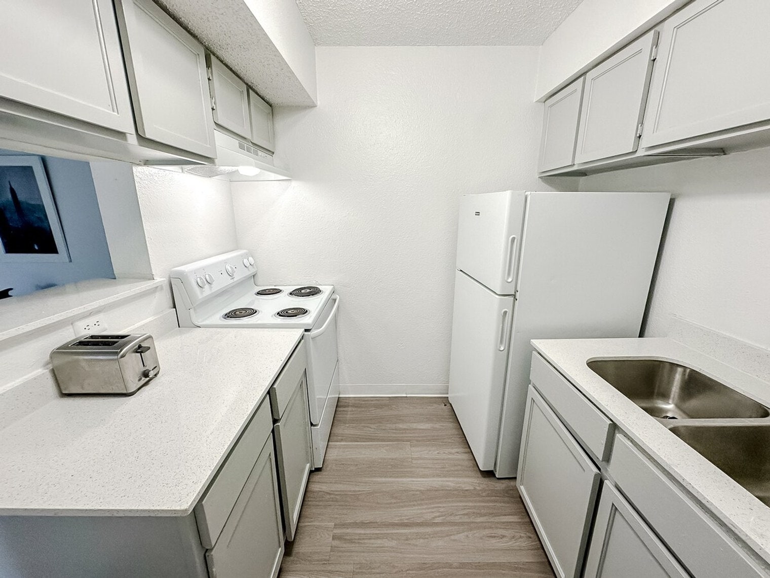 Building Photo - 1071 Clayton Ln