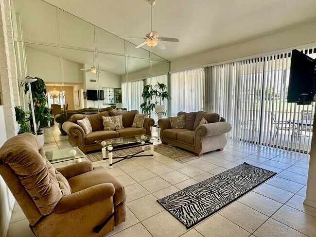 Building Photo - 105 Durango Cir