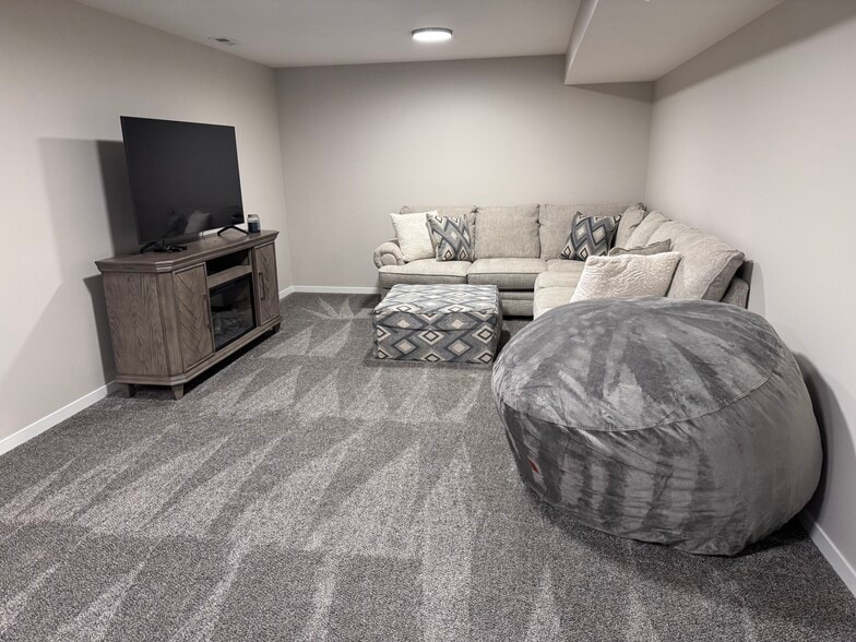 Building Photo - 245 Half Moon Dr