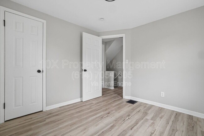 Building Photo - 782 Whitethorne Ave