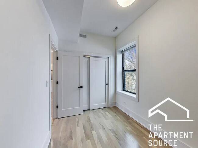 Building Photo - 2551 W Hirsch St