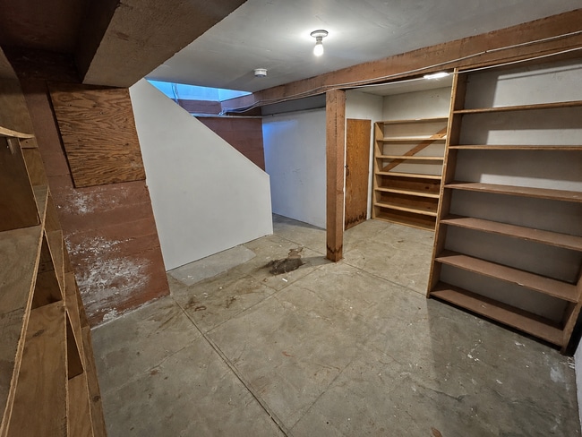 Building Photo - 352 Glen Ellen Dr