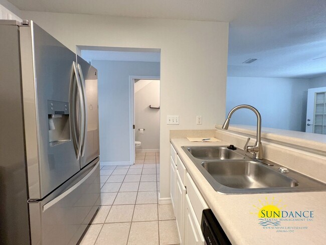 Building Photo - Spacious 2 Bedroom Townhouse near Hurlburt...