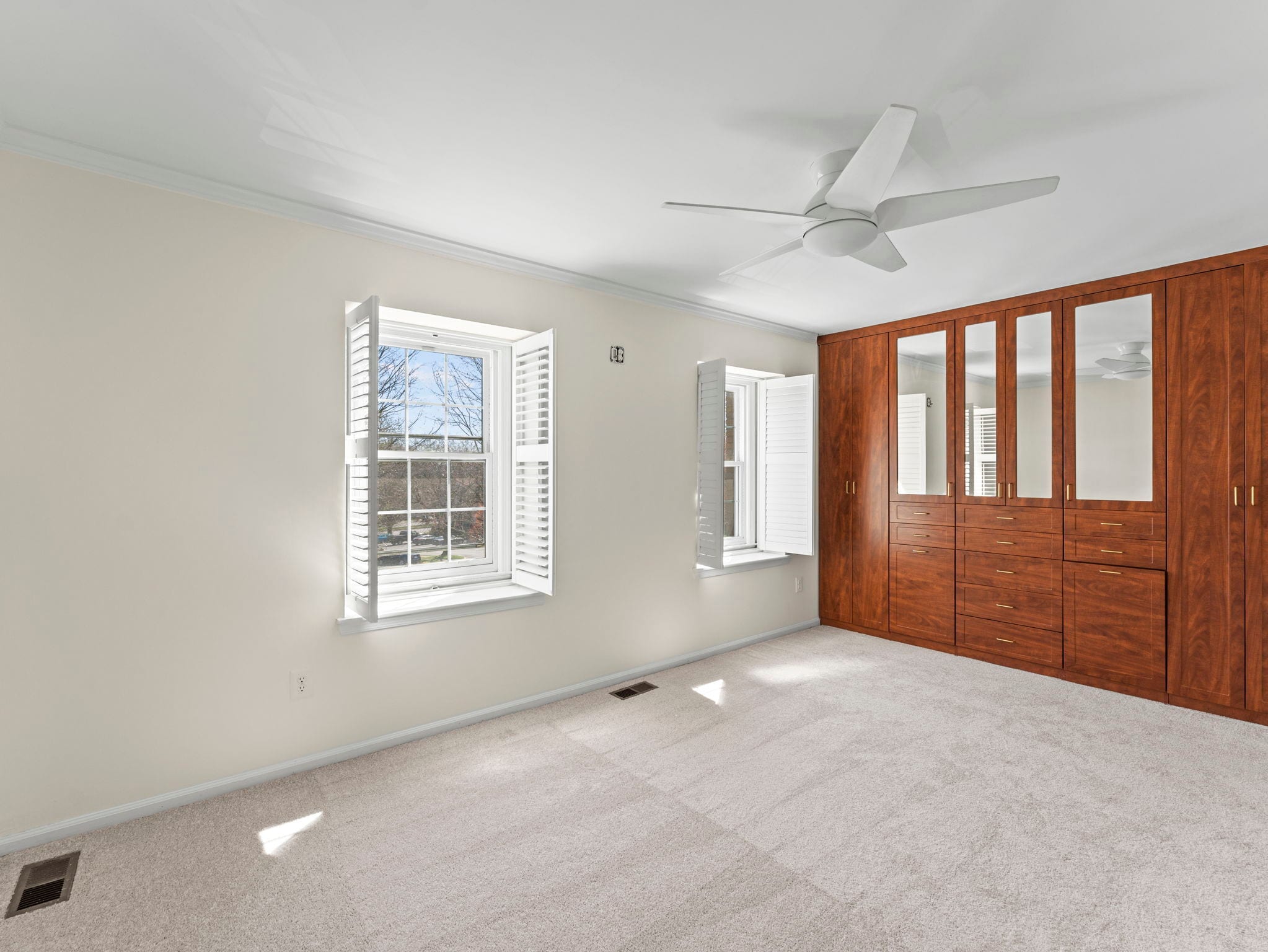 Building Photo - 8638 Dellway Ln